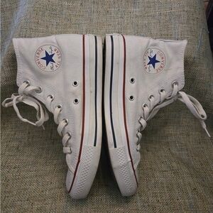 Converse Chuck Taylor All Star High Top Sneaker US Women’s Size 7 White